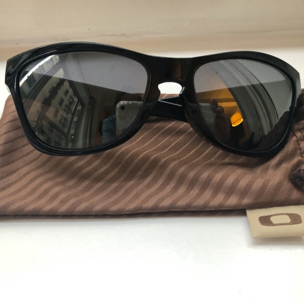 Oakley women's sunglasses